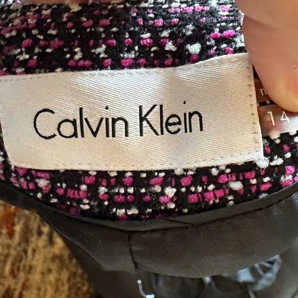 Calvin Klein - Picture 3 of 4